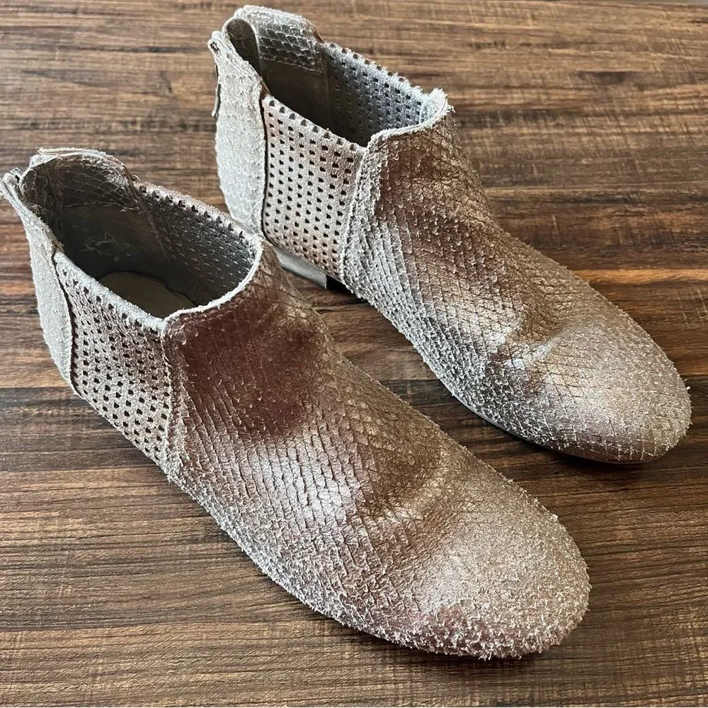 Free People Leather Clean Slate Roby Ankle Boots in Metallic Gold Size 37 or 6.5